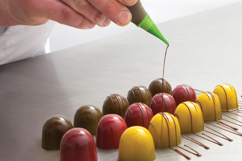 Why Piping Bags Burst (And How Professionals Prevent It)