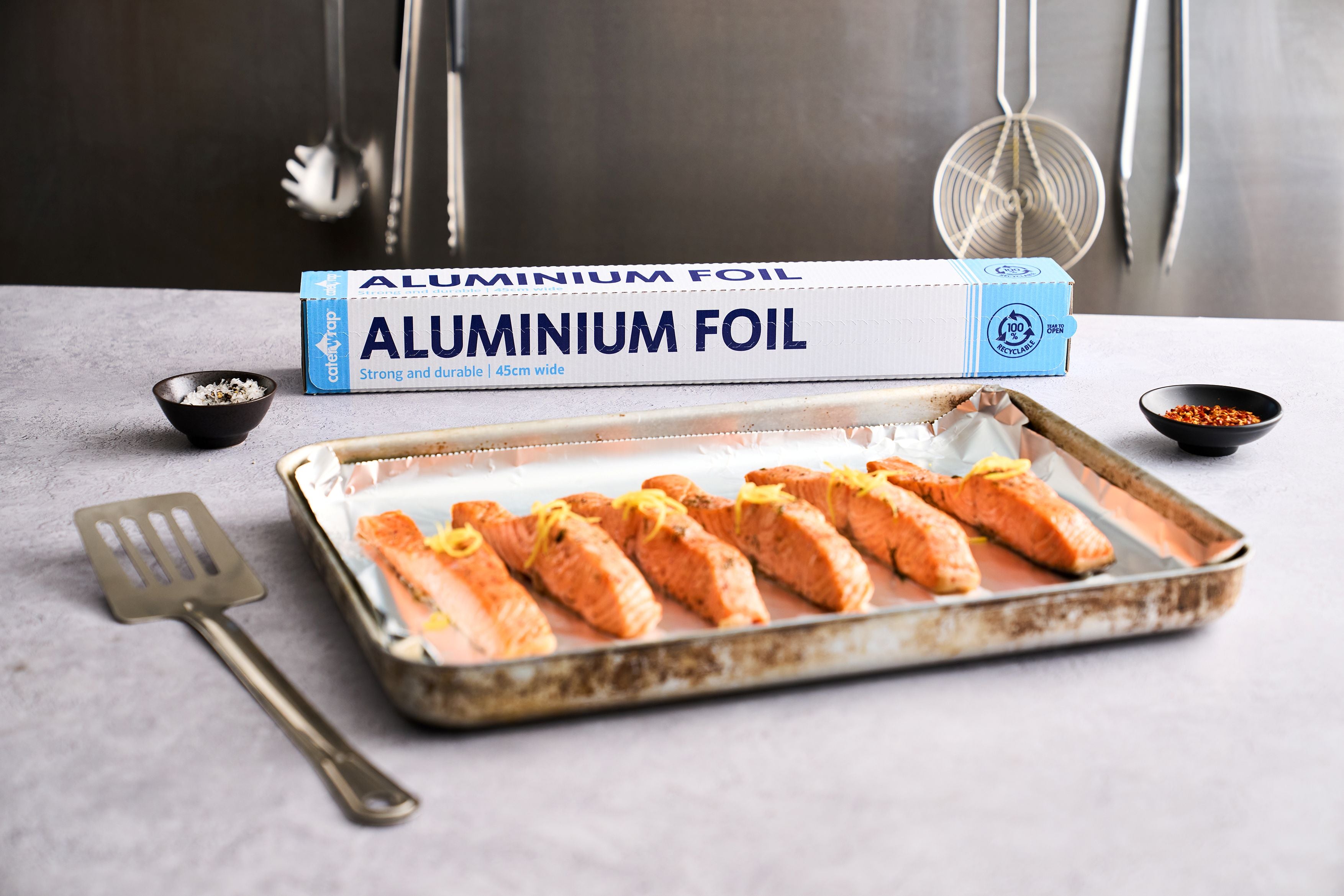 23C05 - Caterwrap Aluminium Foil 45CM x 75M in Cutter Box