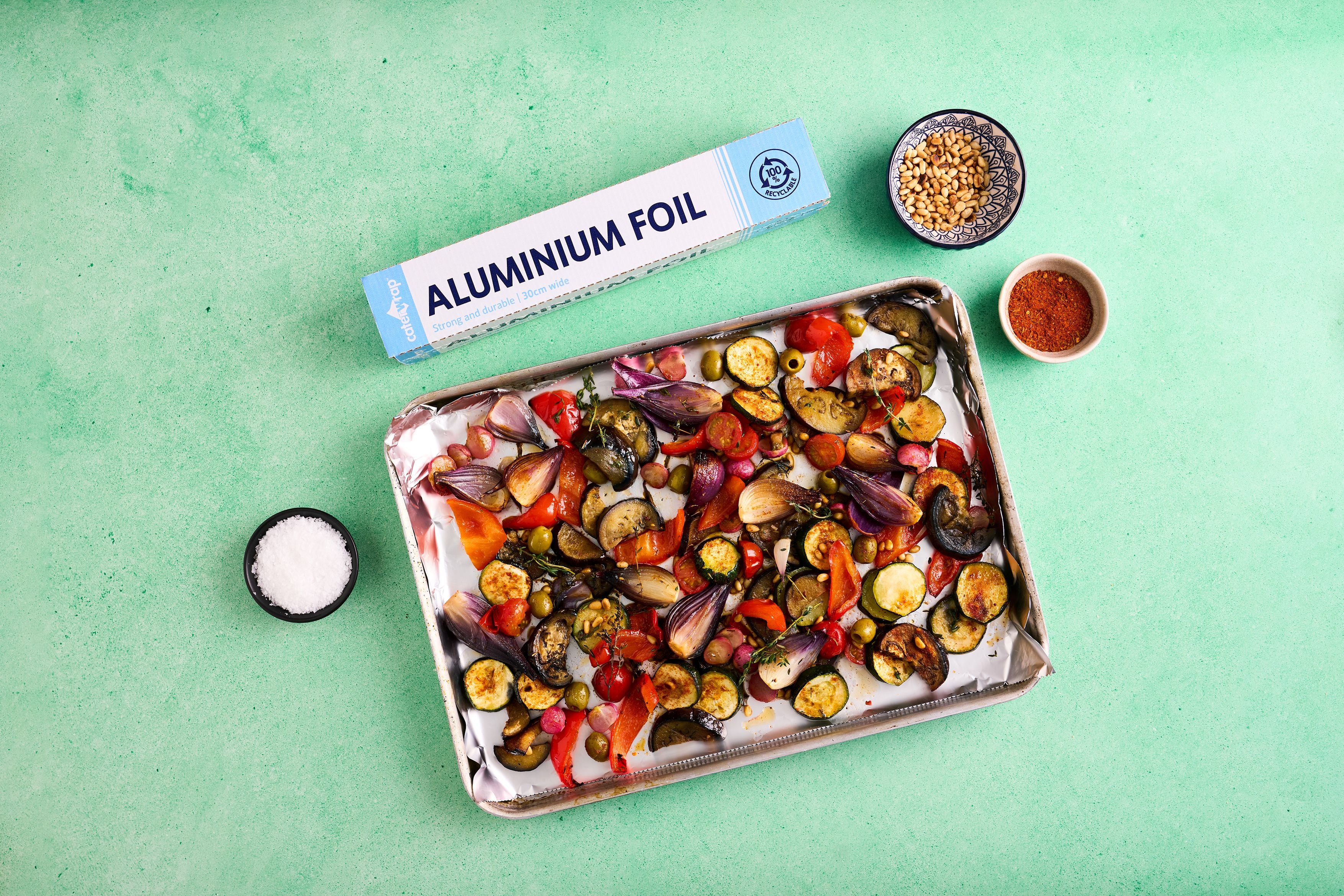 23C04 - Caterwrap Aluminium Foil 30CM x 75M in Cutter Box
